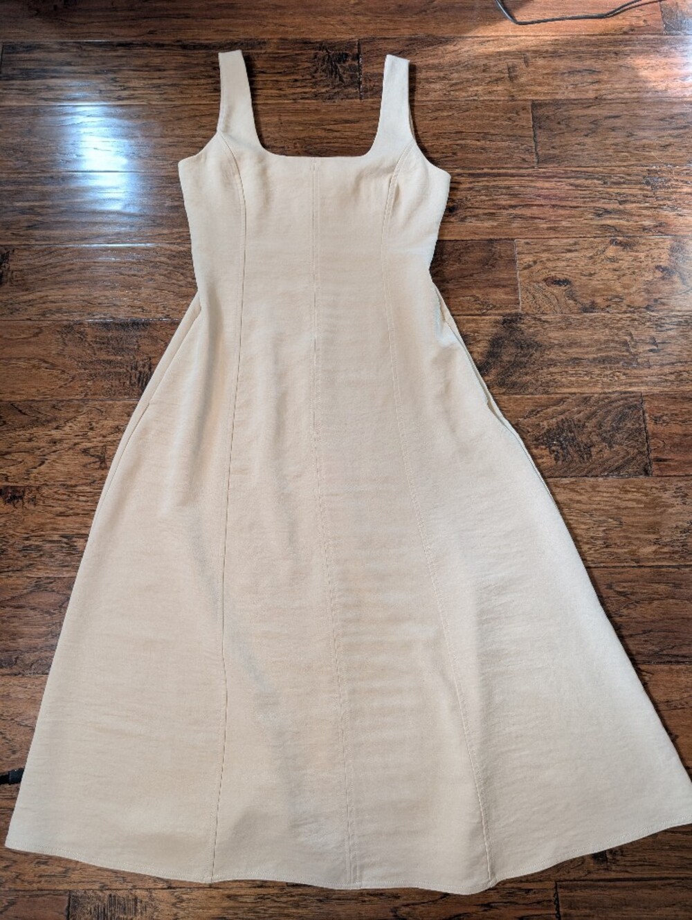 Joie Women's Long Tan Dress With a Flattering Fit Size 6